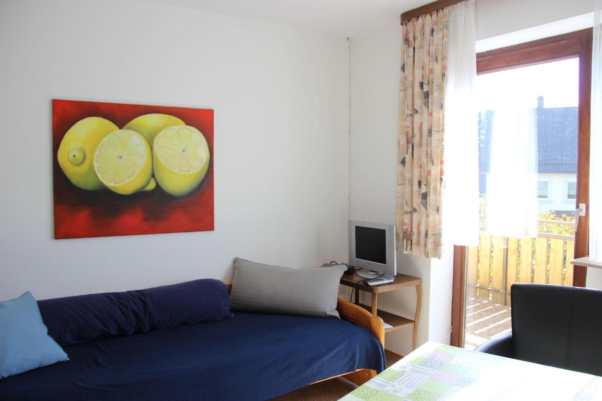 Vronis Ferienwohnungen Muhlingen Exterior foto